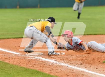 Thumbnail 2 in Lee [Robert E.] vs Brennan (NISD Baseball Tournament) photogallery.