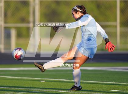 Thumbnail 2 in Waco vs Magnolia (UIL 5A Bi-District Playoff) photogallery.