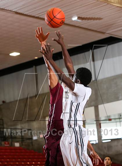 Thumbnail 3 in Lewisville vs. Arlington Heights (DFW Basketball Challenge) photogallery.