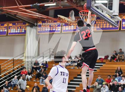 Thumbnail 3 in Lincoln @ Tokay photogallery.