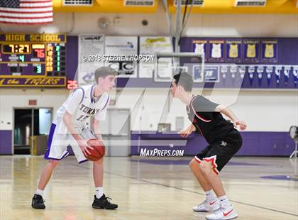 Thumbnail 2 in Lincoln @ Tokay photogallery.