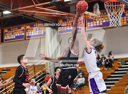Thumbnail 2 in Lincoln @ Tokay photogallery.