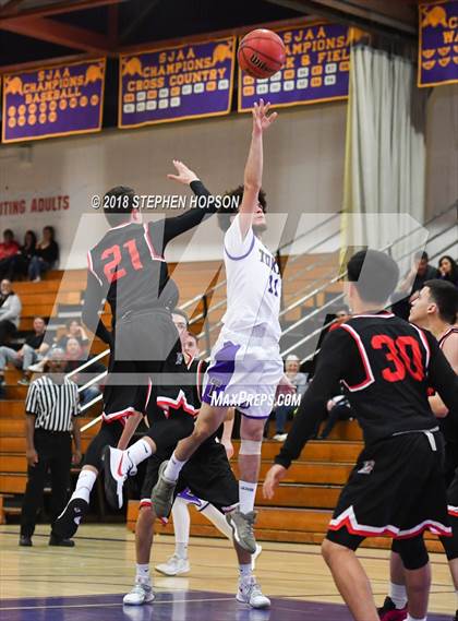 Thumbnail 1 in Lincoln @ Tokay photogallery.