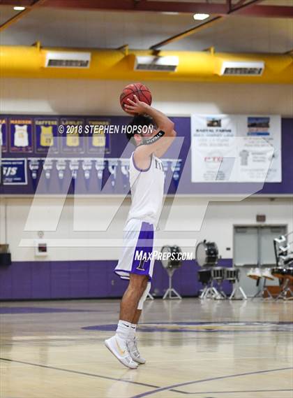 Thumbnail 3 in Lincoln @ Tokay photogallery.