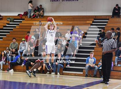 Thumbnail 3 in Lincoln @ Tokay photogallery.