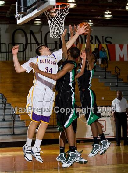 Thumbnail 2 in McAllen vs. Spring (McDonalds Texas Invitational) photogallery.