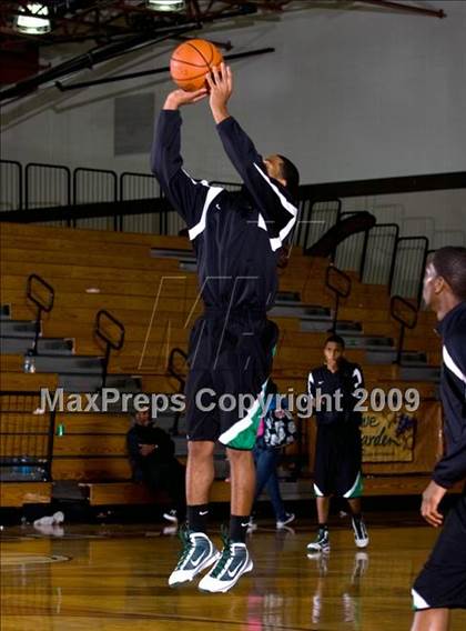 Thumbnail 2 in McAllen vs. Spring (McDonalds Texas Invitational) photogallery.