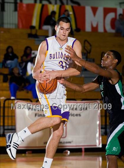 Thumbnail 2 in McAllen vs. Spring (McDonalds Texas Invitational) photogallery.