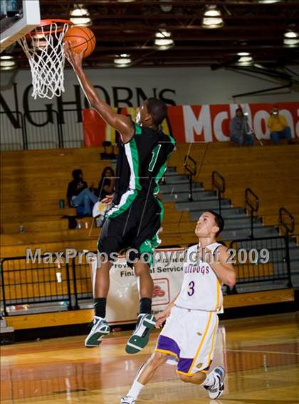 Thumbnail 3 in McAllen vs. Spring (McDonalds Texas Invitational) photogallery.