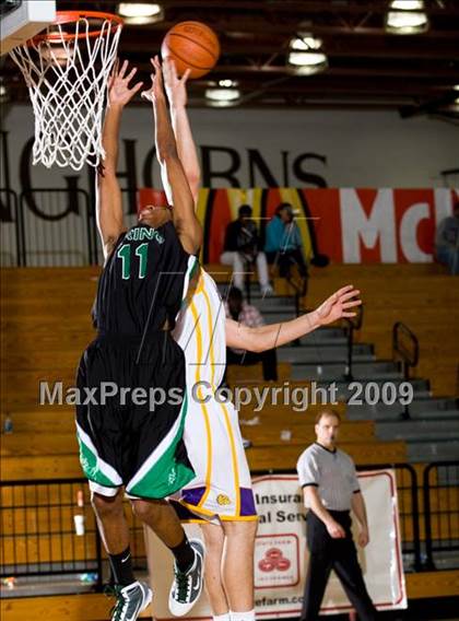 Thumbnail 1 in McAllen vs. Spring (McDonalds Texas Invitational) photogallery.