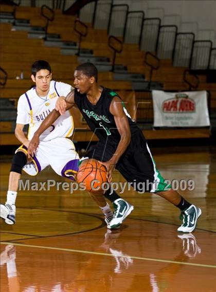 Thumbnail 2 in McAllen vs. Spring (McDonalds Texas Invitational) photogallery.