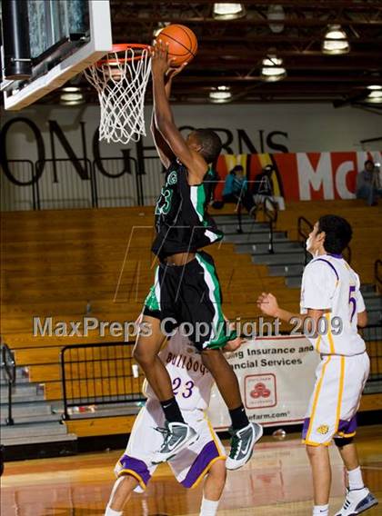 Thumbnail 2 in McAllen vs. Spring (McDonalds Texas Invitational) photogallery.