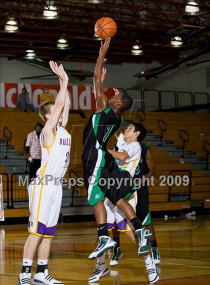 Thumbnail 3 in McAllen vs. Spring (McDonalds Texas Invitational) photogallery.