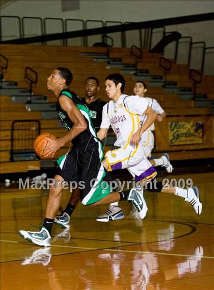 Thumbnail 3 in McAllen vs. Spring (McDonalds Texas Invitational) photogallery.