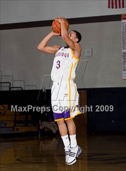 Thumbnail 2 in McAllen vs. Spring (McDonalds Texas Invitational) photogallery.
