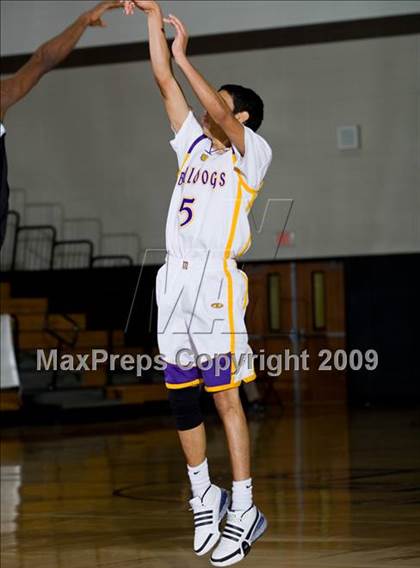 Thumbnail 2 in McAllen vs. Spring (McDonalds Texas Invitational) photogallery.