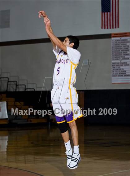 Thumbnail 2 in McAllen vs. Spring (McDonalds Texas Invitational) photogallery.