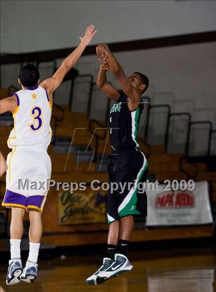 Thumbnail 1 in McAllen vs. Spring (McDonalds Texas Invitational) photogallery.