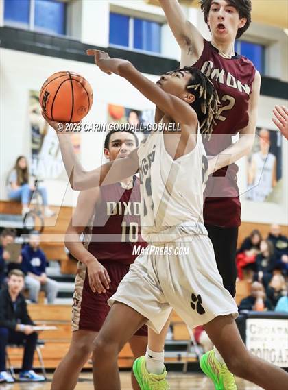 Thumbnail 3 in Dixon @ Croatan photogallery.