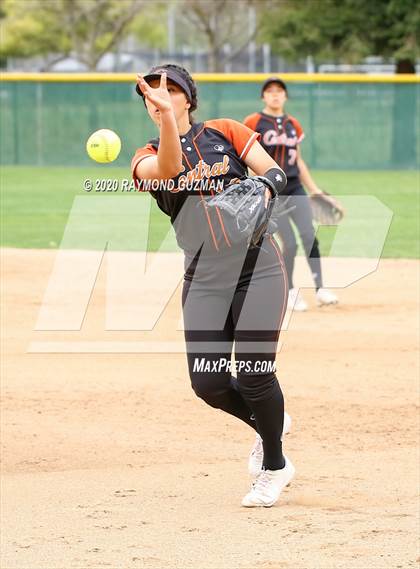 Thumbnail 2 in Central vs. Buchanan (Buchanan Tournament) photogallery.