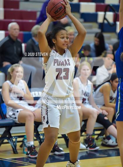 Thumbnail 2 in Xavier College Prep vs Perry photogallery.