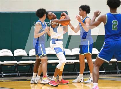 Thumbnail 3 in Windward vs. Branson (Damien Classic) photogallery.