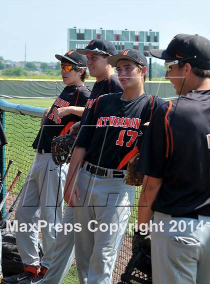 Thumbnail 1 in Carbondale vs Mt. Vernon (IHSA 2A Regional Final) photogallery.