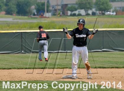 Thumbnail 2 in Carbondale vs Mt. Vernon (IHSA 2A Regional Final) photogallery.