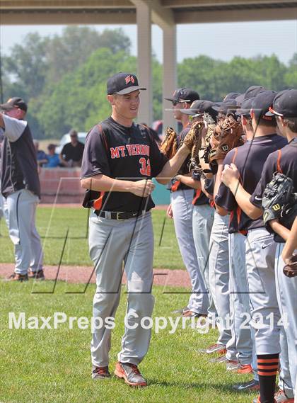 Thumbnail 2 in Carbondale vs Mt. Vernon (IHSA 2A Regional Final) photogallery.