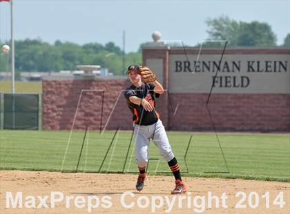 Thumbnail 3 in Carbondale vs Mt. Vernon (IHSA 2A Regional Final) photogallery.