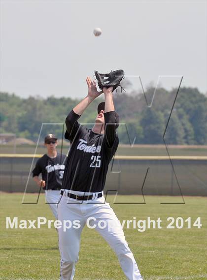 Thumbnail 1 in Carbondale vs Mt. Vernon (IHSA 2A Regional Final) photogallery.