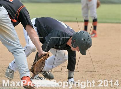 Thumbnail 3 in Carbondale vs Mt. Vernon (IHSA 2A Regional Final) photogallery.