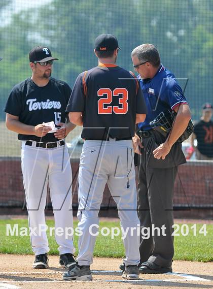 Thumbnail 2 in Carbondale vs Mt. Vernon (IHSA 2A Regional Final) photogallery.