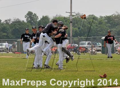 Thumbnail 3 in Carbondale vs Mt. Vernon (IHSA 2A Regional Final) photogallery.