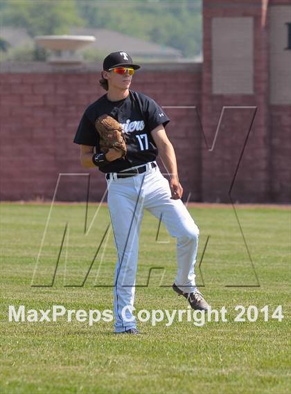 Thumbnail 2 in Carbondale vs Mt. Vernon (IHSA 2A Regional Final) photogallery.