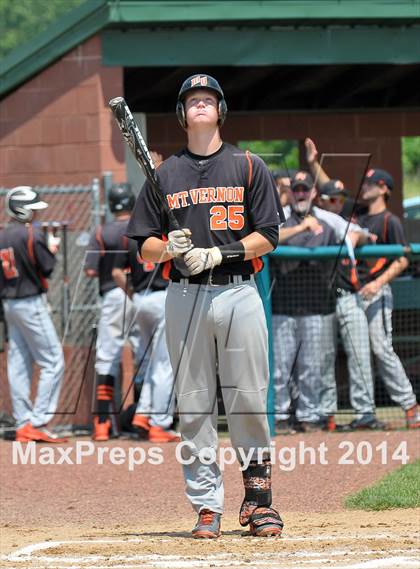 Thumbnail 2 in Carbondale vs Mt. Vernon (IHSA 2A Regional Final) photogallery.