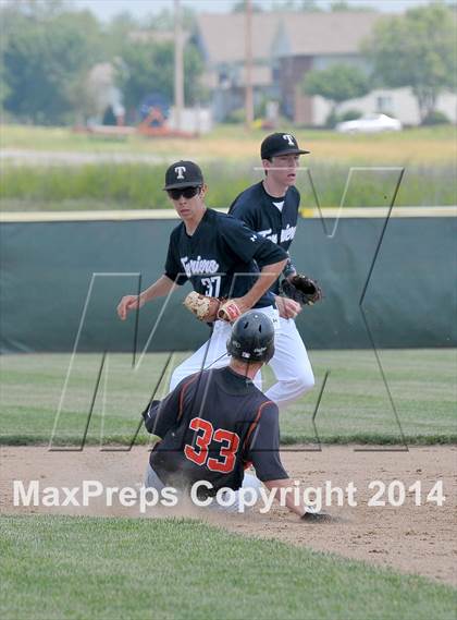 Thumbnail 2 in Carbondale vs Mt. Vernon (IHSA 2A Regional Final) photogallery.
