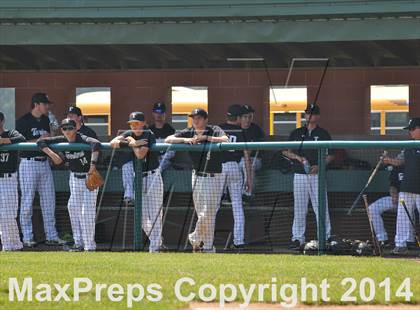 Thumbnail 2 in Carbondale vs Mt. Vernon (IHSA 2A Regional Final) photogallery.