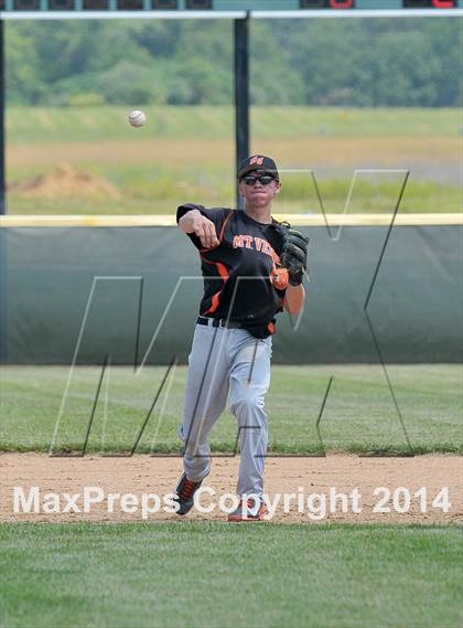 Thumbnail 2 in Carbondale vs Mt. Vernon (IHSA 2A Regional Final) photogallery.