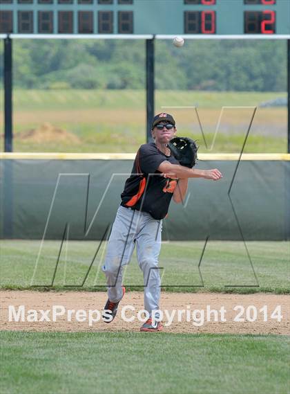 Thumbnail 3 in Carbondale vs Mt. Vernon (IHSA 2A Regional Final) photogallery.