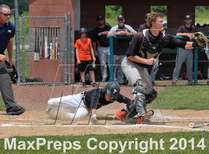 Thumbnail 2 in Carbondale vs Mt. Vernon (IHSA 2A Regional Final) photogallery.