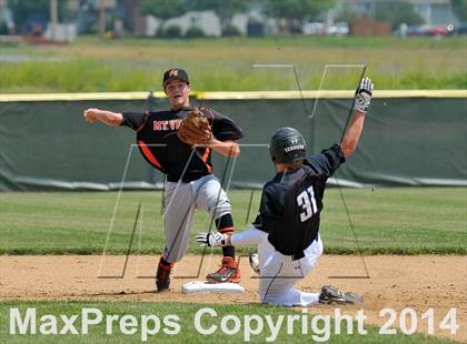 Thumbnail 2 in Carbondale vs Mt. Vernon (IHSA 2A Regional Final) photogallery.