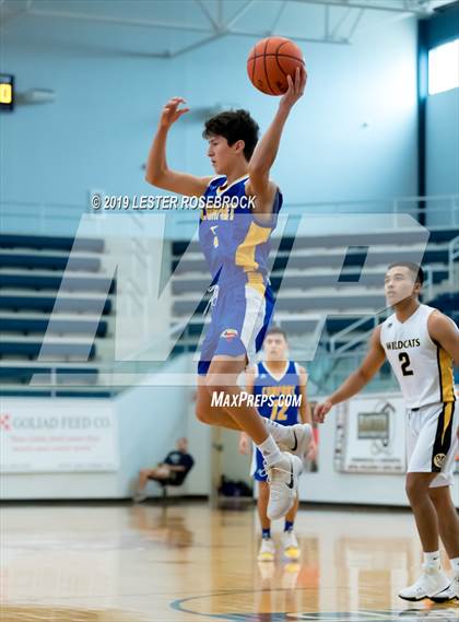 Thumbnail 3 in Comfort vs Yorktown (Goliad Tournament) photogallery.