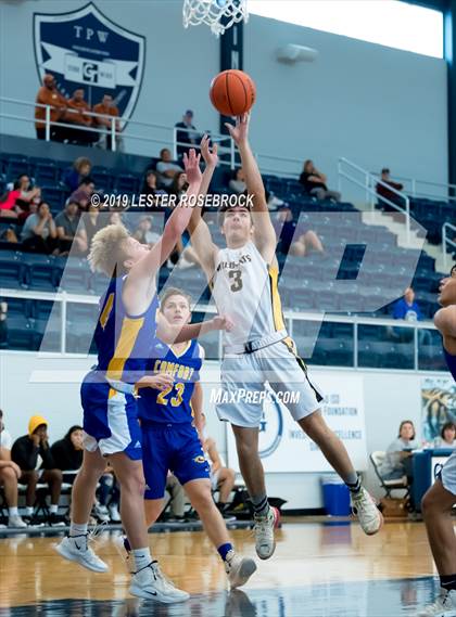 Thumbnail 3 in Comfort vs Yorktown (Goliad Tournament) photogallery.