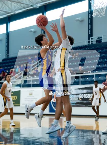 Thumbnail 3 in Comfort vs Yorktown (Goliad Tournament) photogallery.