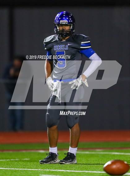 Thumbnail 1 in Tom Bean vs. Rivercrest (UIL 2A Division 1 Region II Bi-District) photogallery.
