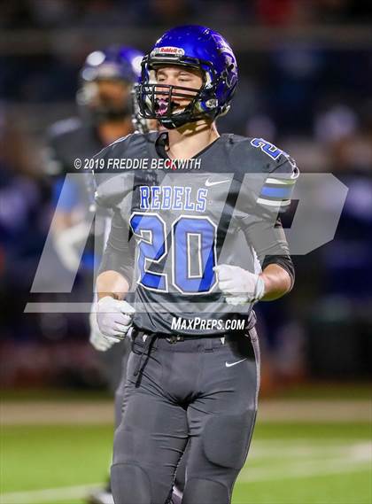 Thumbnail 1 in Tom Bean vs. Rivercrest (UIL 2A Division 1 Region II Bi-District) photogallery.