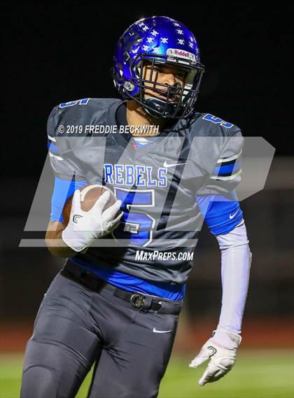 Thumbnail 3 in Tom Bean vs. Rivercrest (UIL 2A Division 1 Region II Bi-District) photogallery.