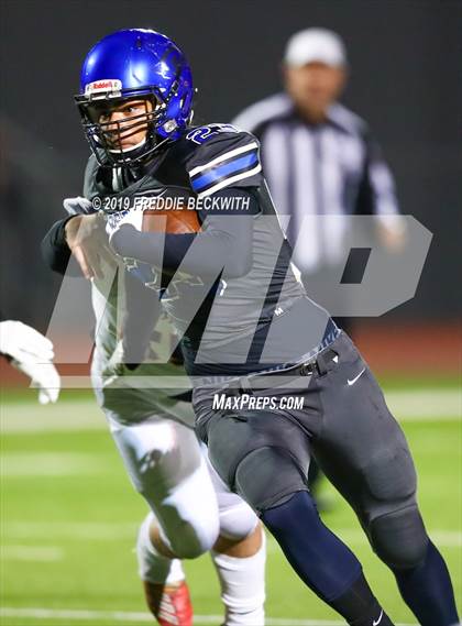 Thumbnail 2 in Tom Bean vs. Rivercrest (UIL 2A Division 1 Region II Bi-District) photogallery.
