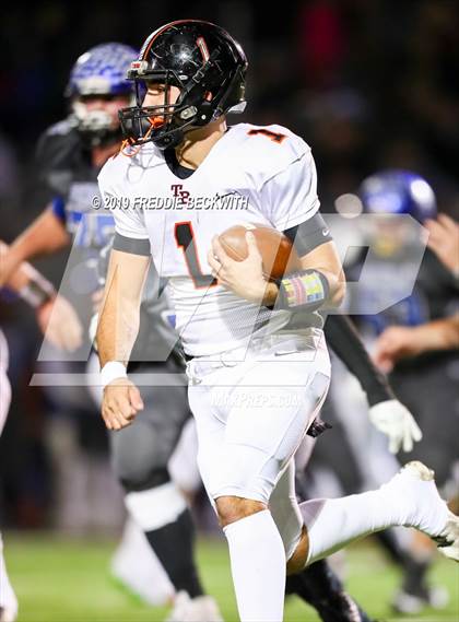 Thumbnail 1 in Tom Bean vs. Rivercrest (UIL 2A Division 1 Region II Bi-District) photogallery.